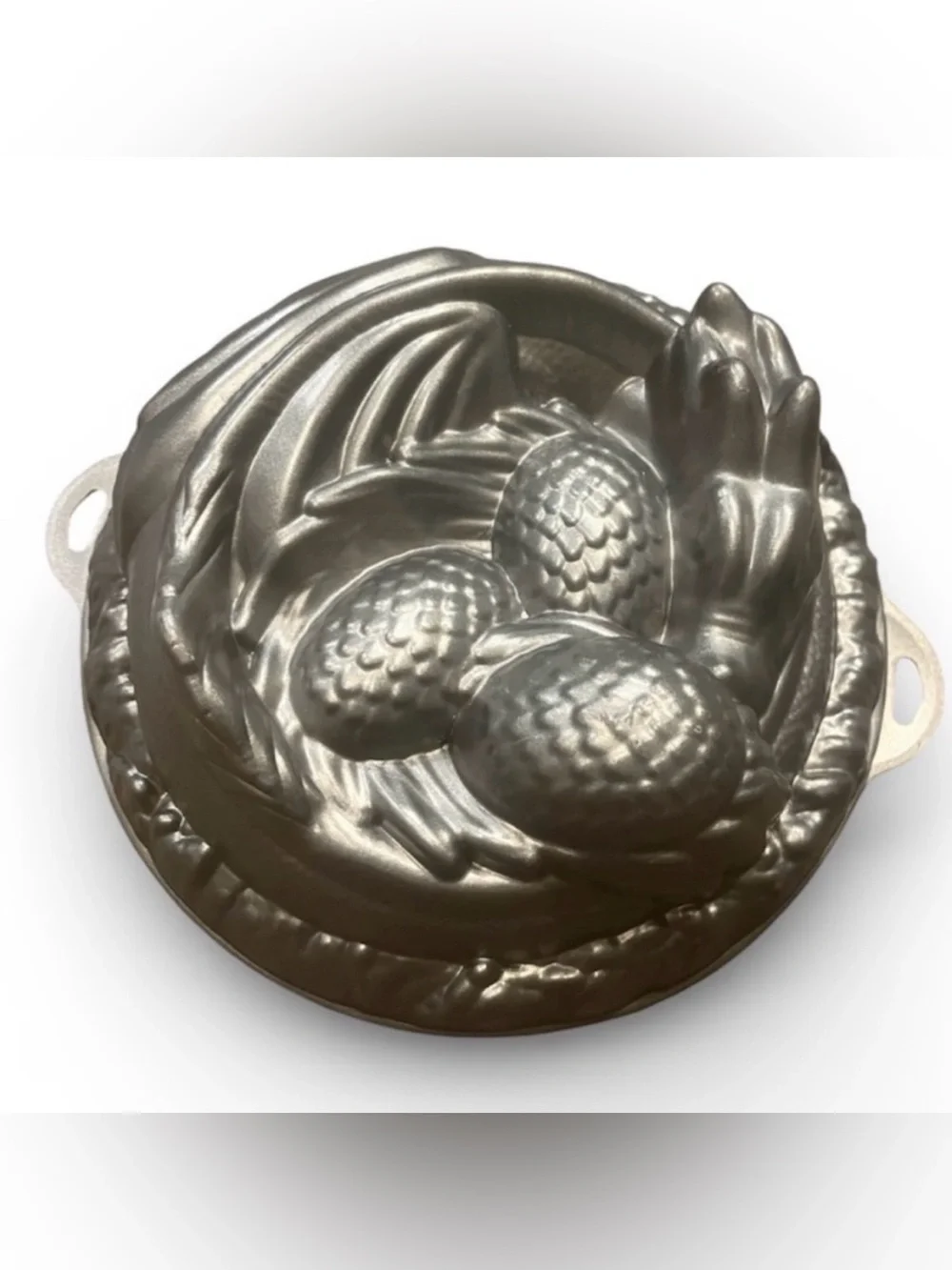 Thinkgeek game of thrones Sleeping Dragon w/Eggs Cake Mold Or Gelatin Mold